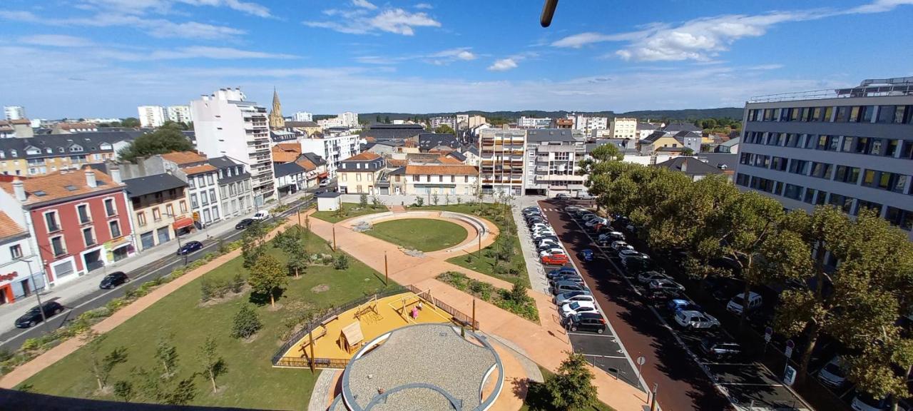 Appartement La Dolce Vita -T2 52m2- dernier étage- terrasse-parking-WIFI FIBRE à Tarbes Extérieur photo
