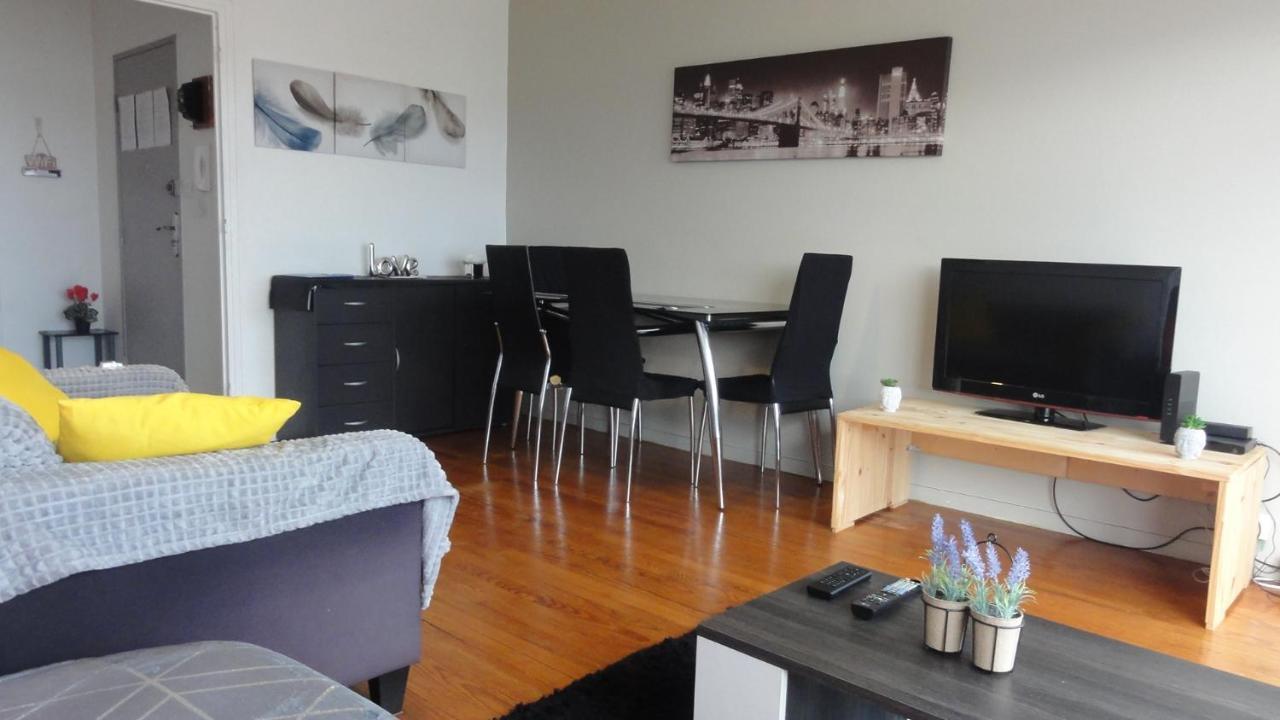 Appartement La Dolce Vita -T2 52m2- dernier étage- terrasse-parking-WIFI FIBRE à Tarbes Extérieur photo